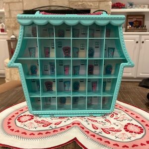 ✨✨✨Rare Teal Disney Doorables Ultimate Collector's Case ✨✨✨